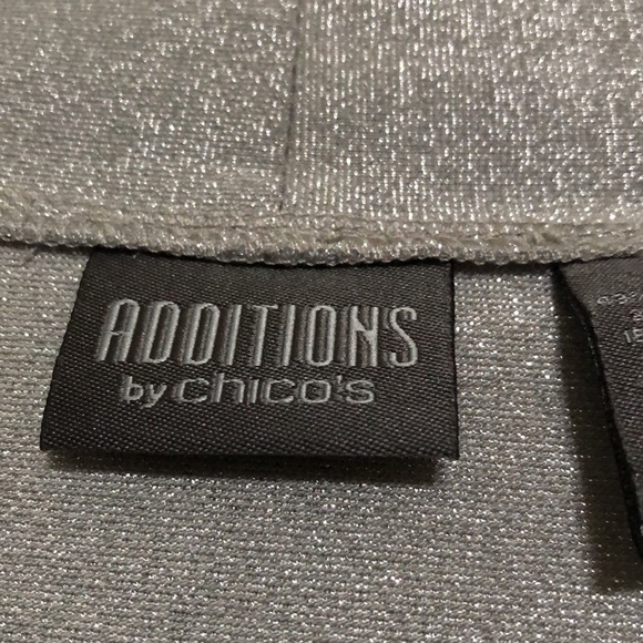 Silver shimmer lightweight cardigan size L - Picture 2 of 5